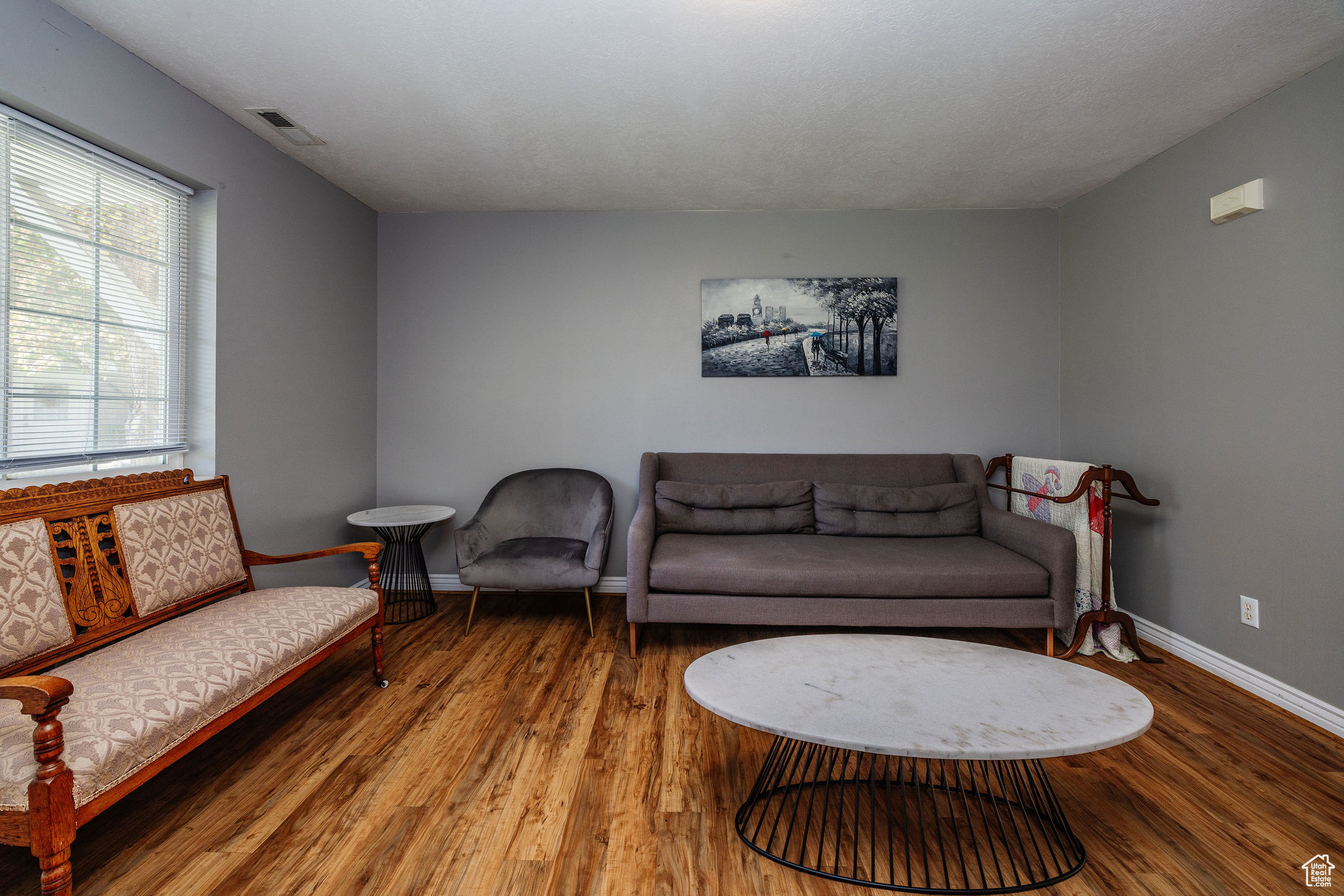 194 STIRLING PL