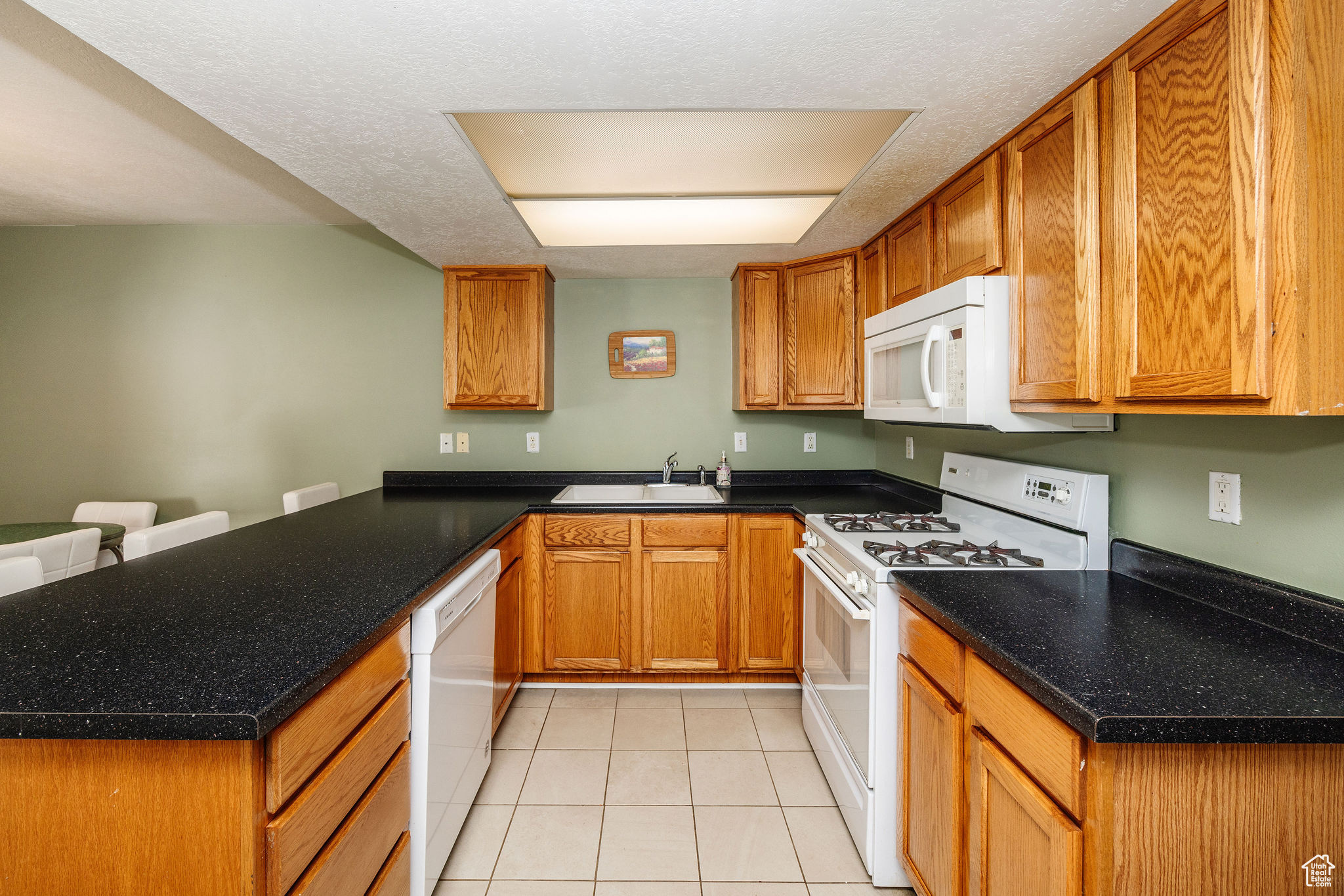 194 STIRLING PL