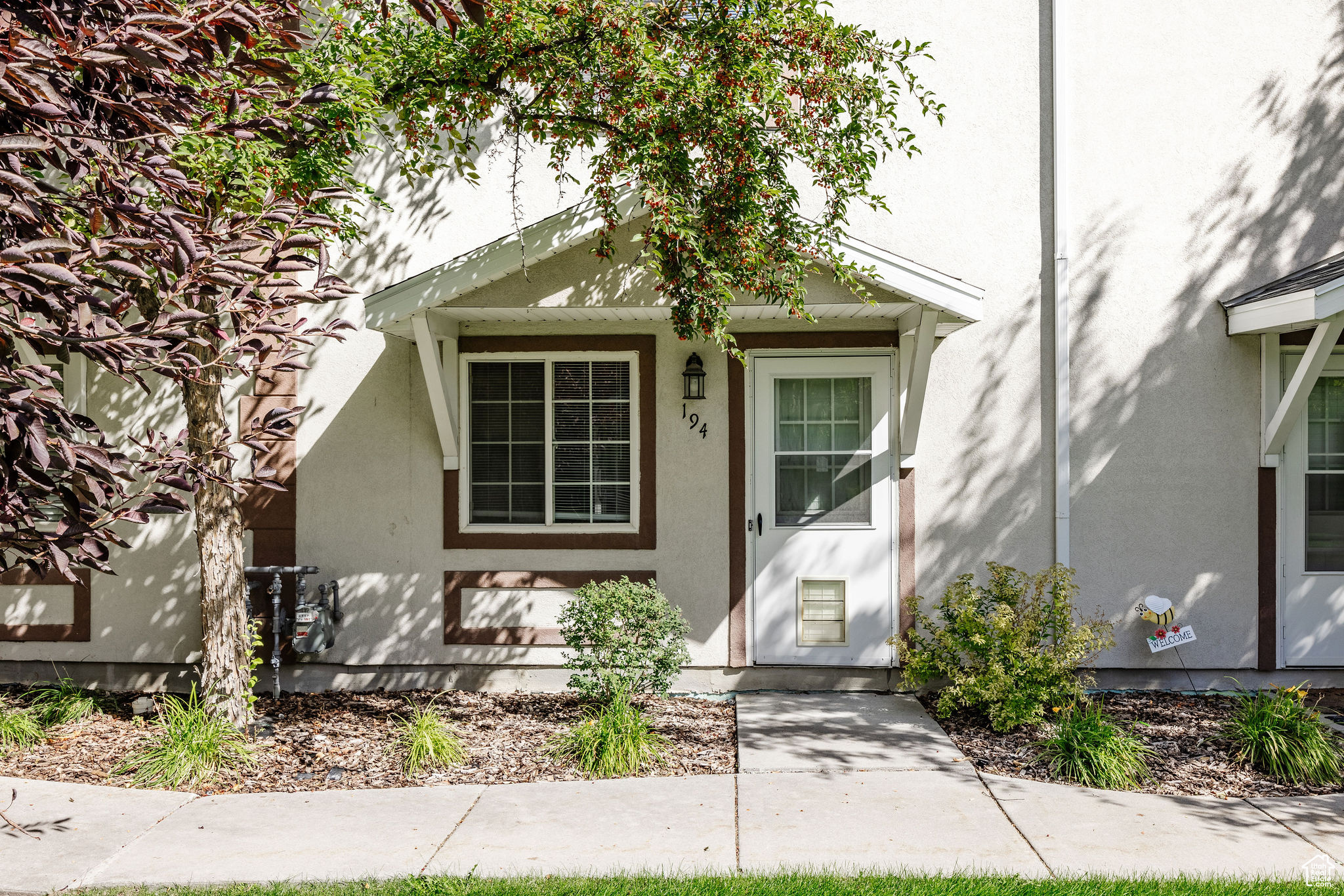 194 STIRLING PL