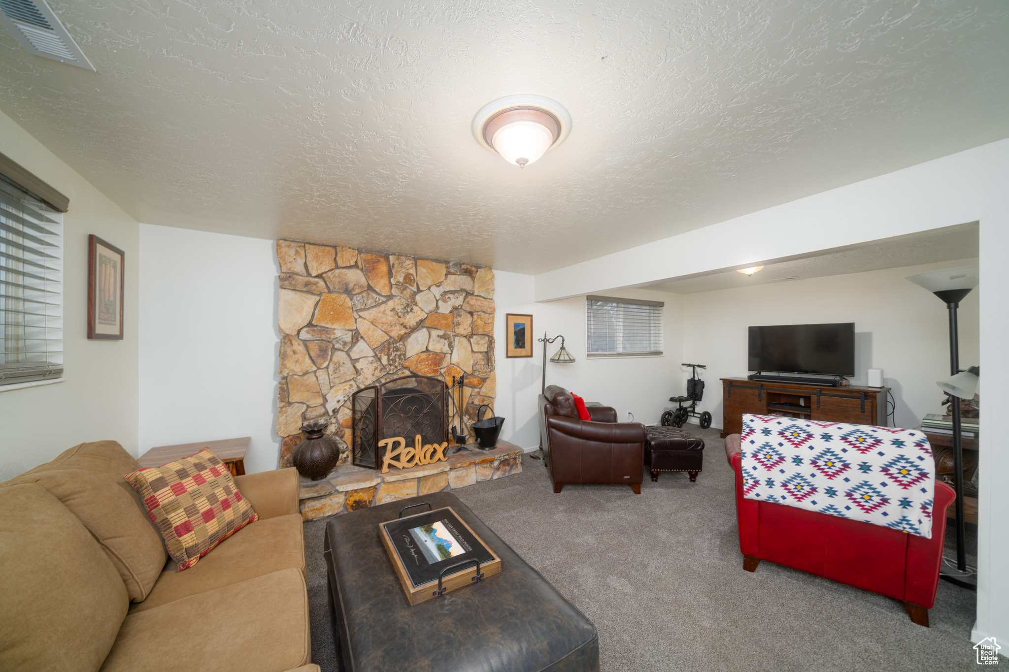 597 MAPLE DR