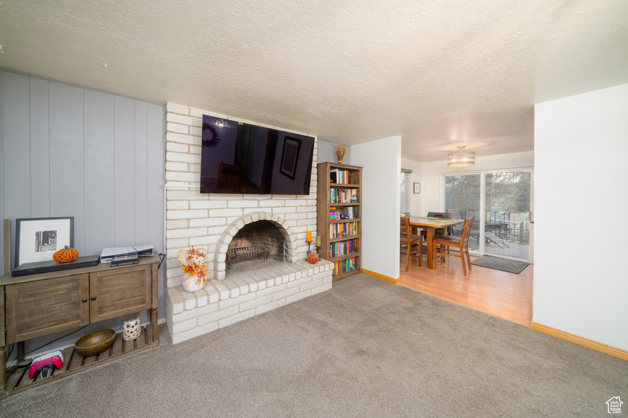 597 MAPLE DR