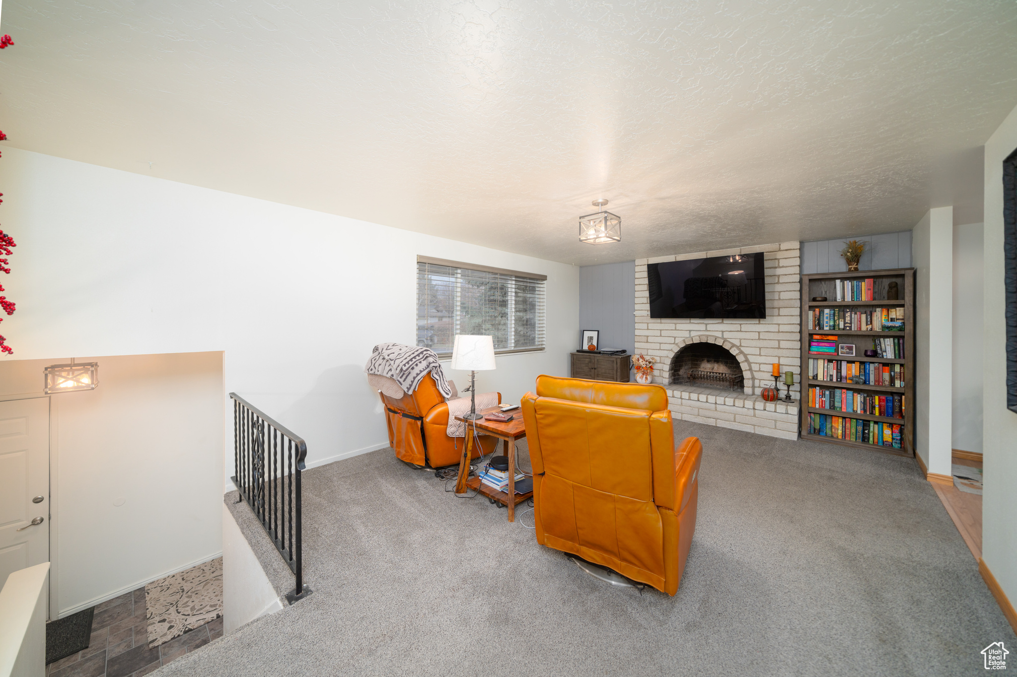 597 MAPLE DR