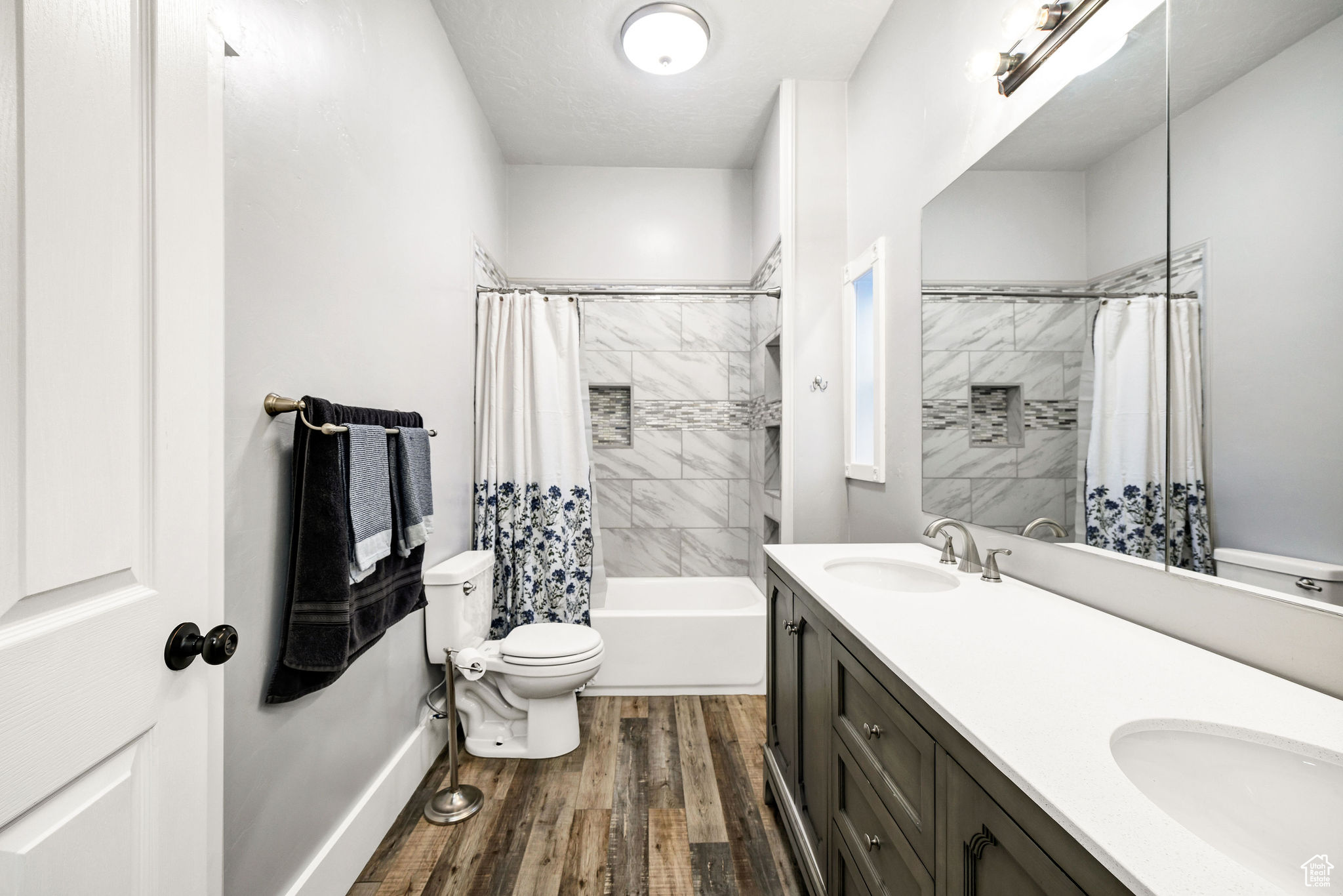 78 W 400 S