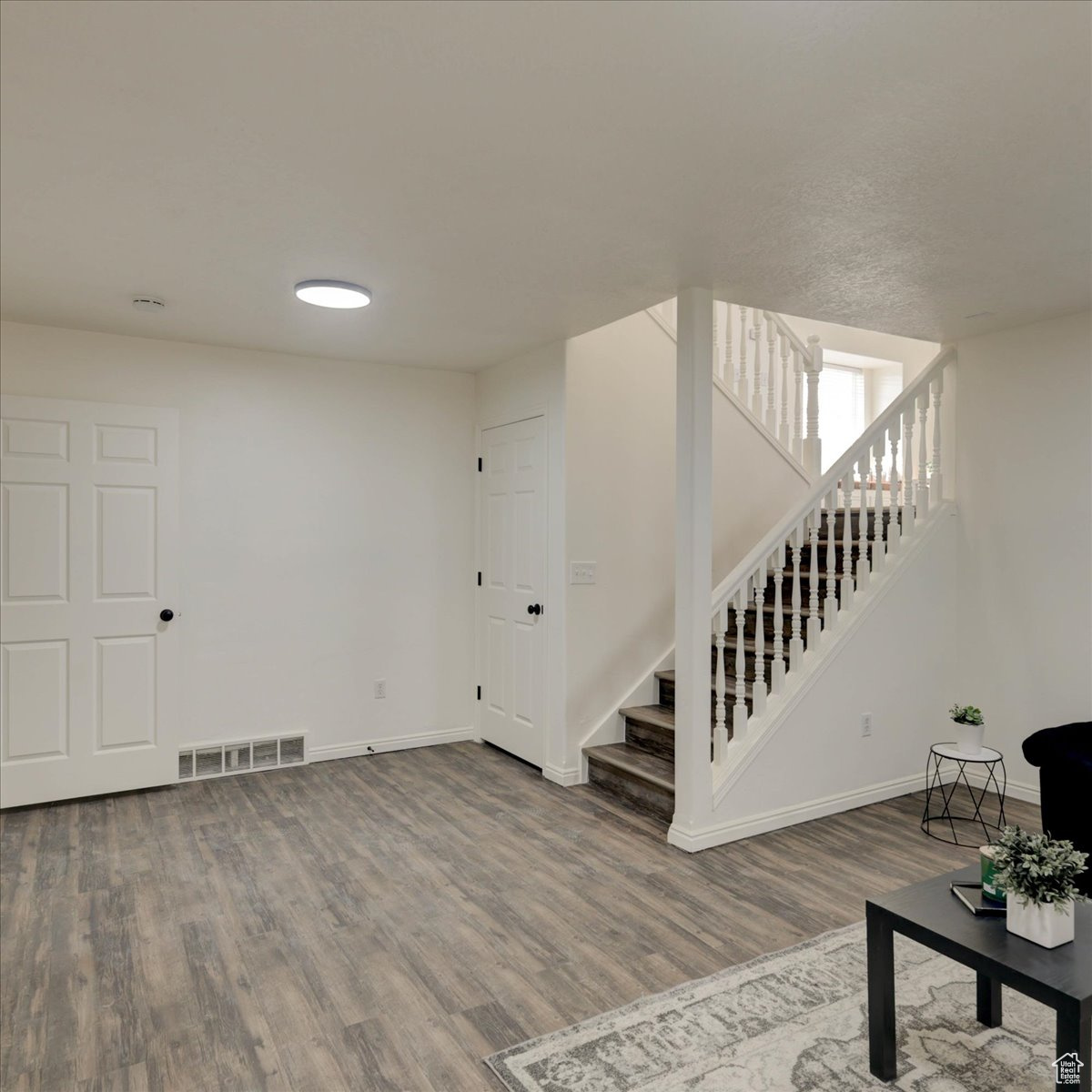 206 S ROSEWOOD CIR