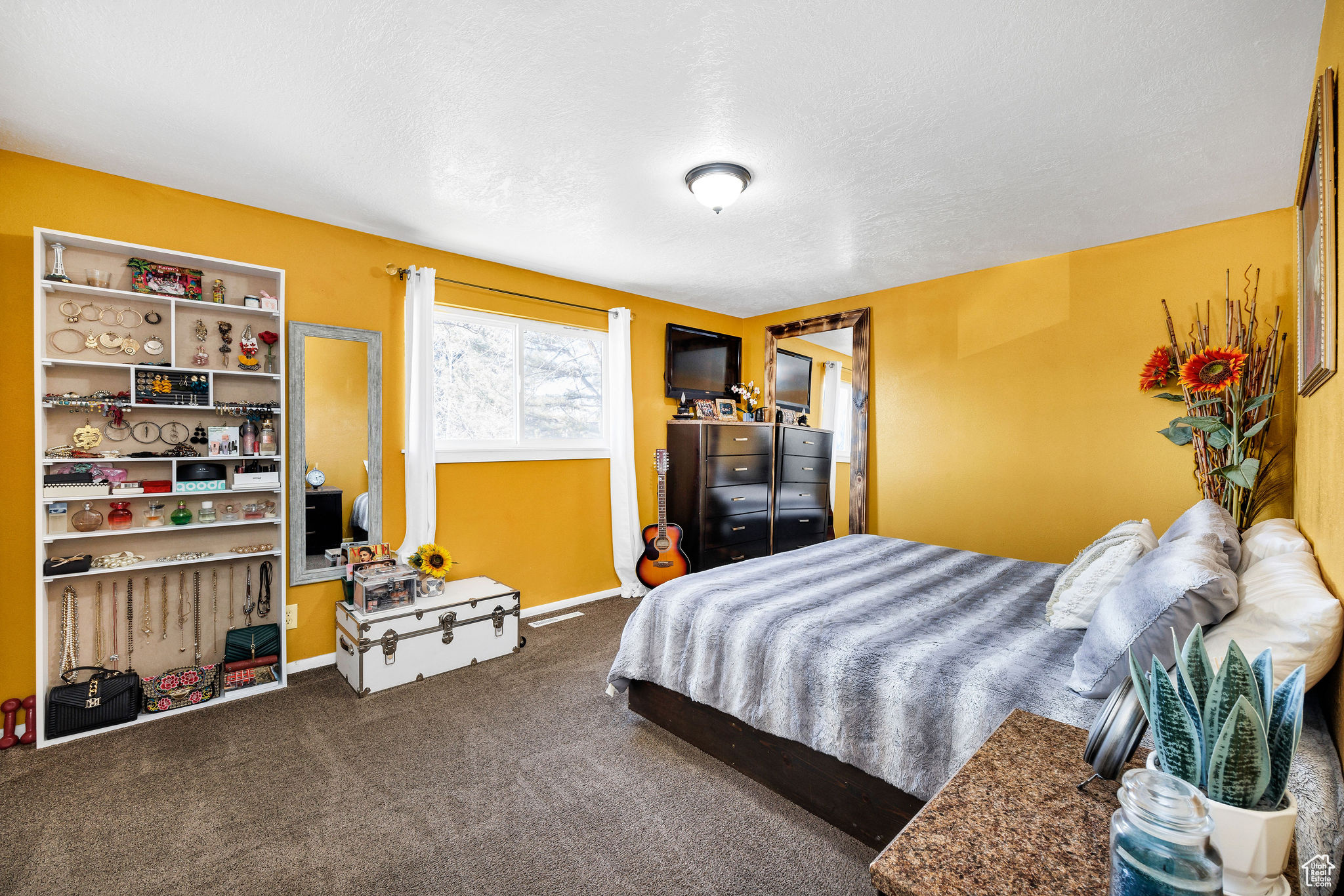 707 E SUNSET CIR