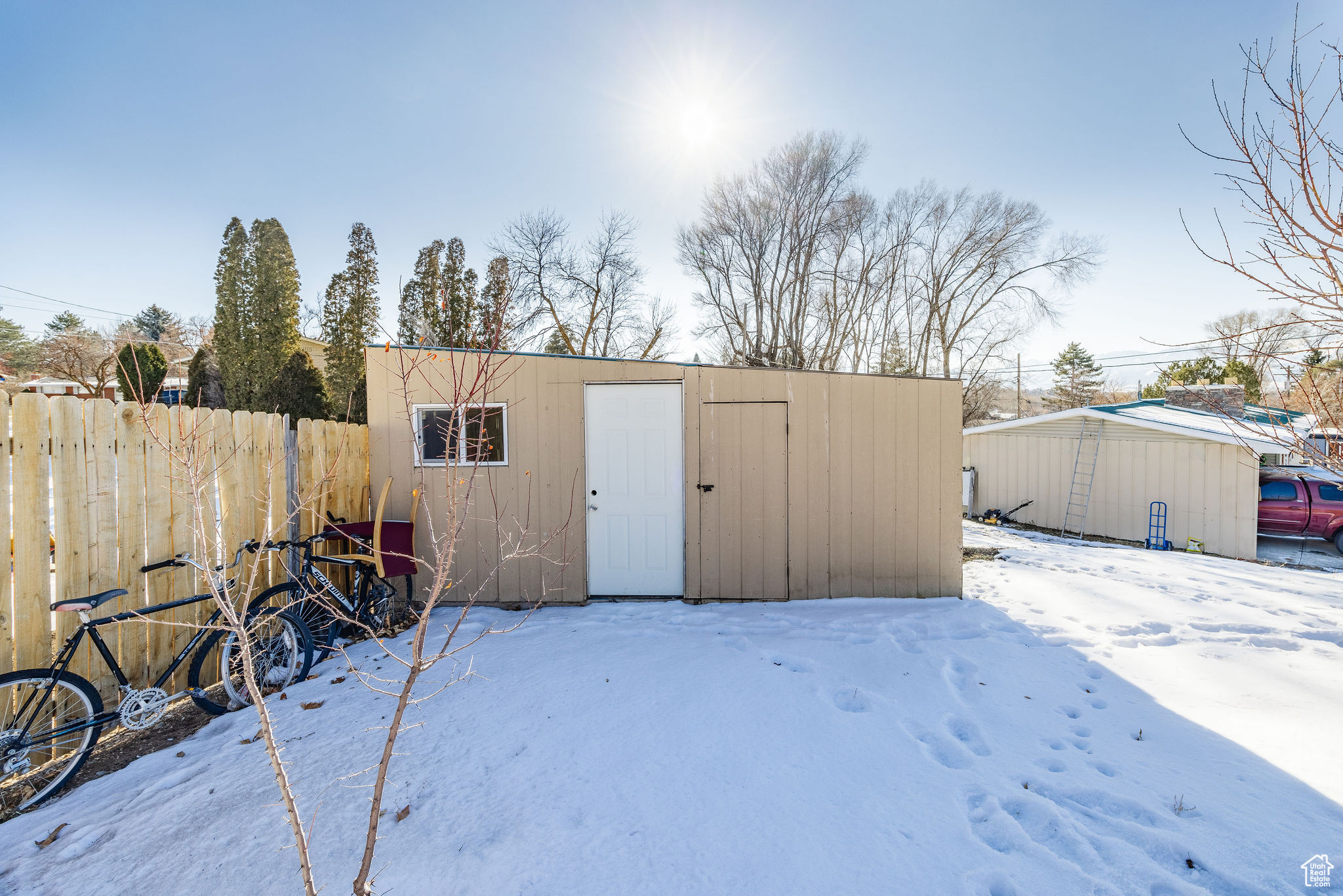 707 E SUNSET CIR