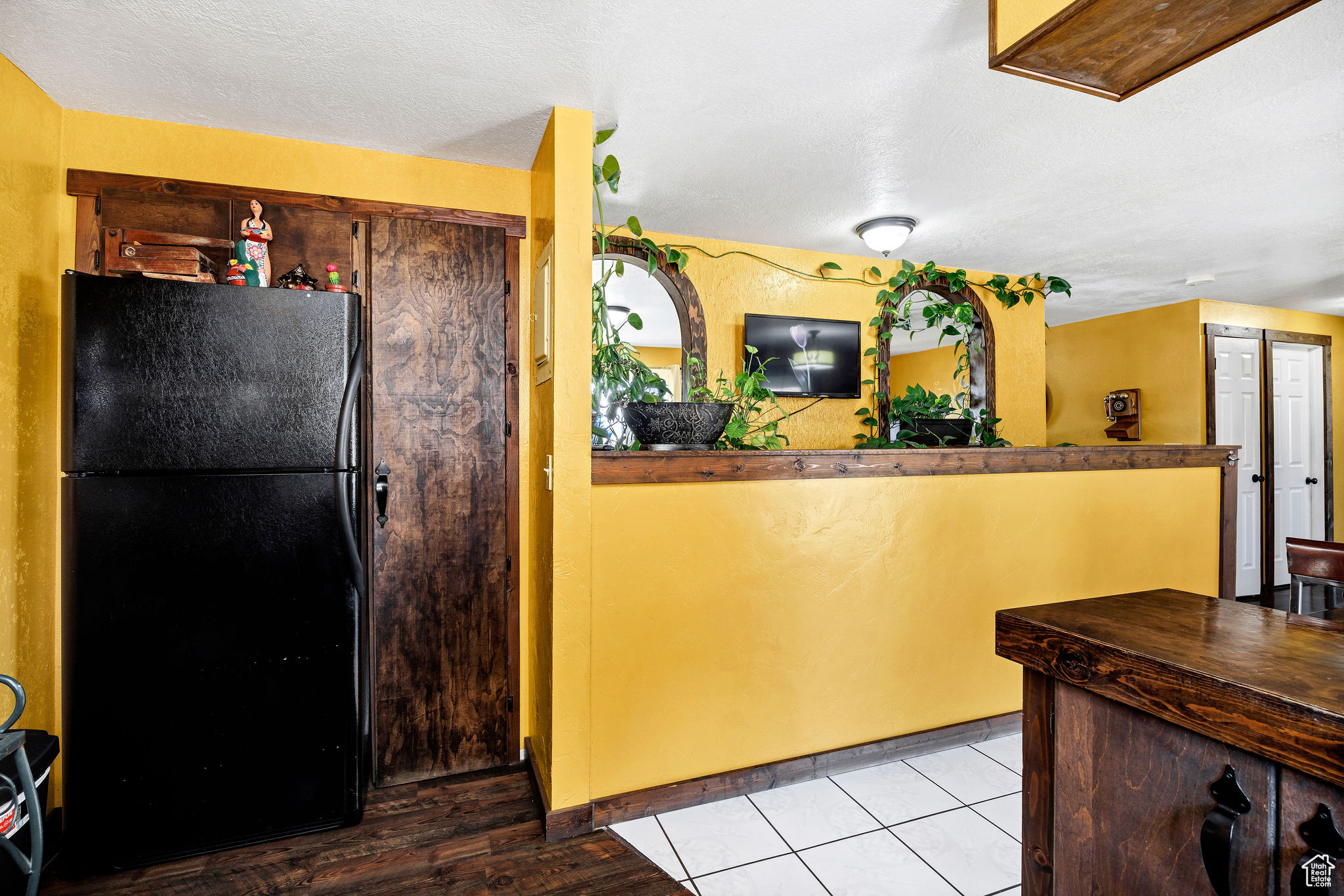 707 E SUNSET CIR