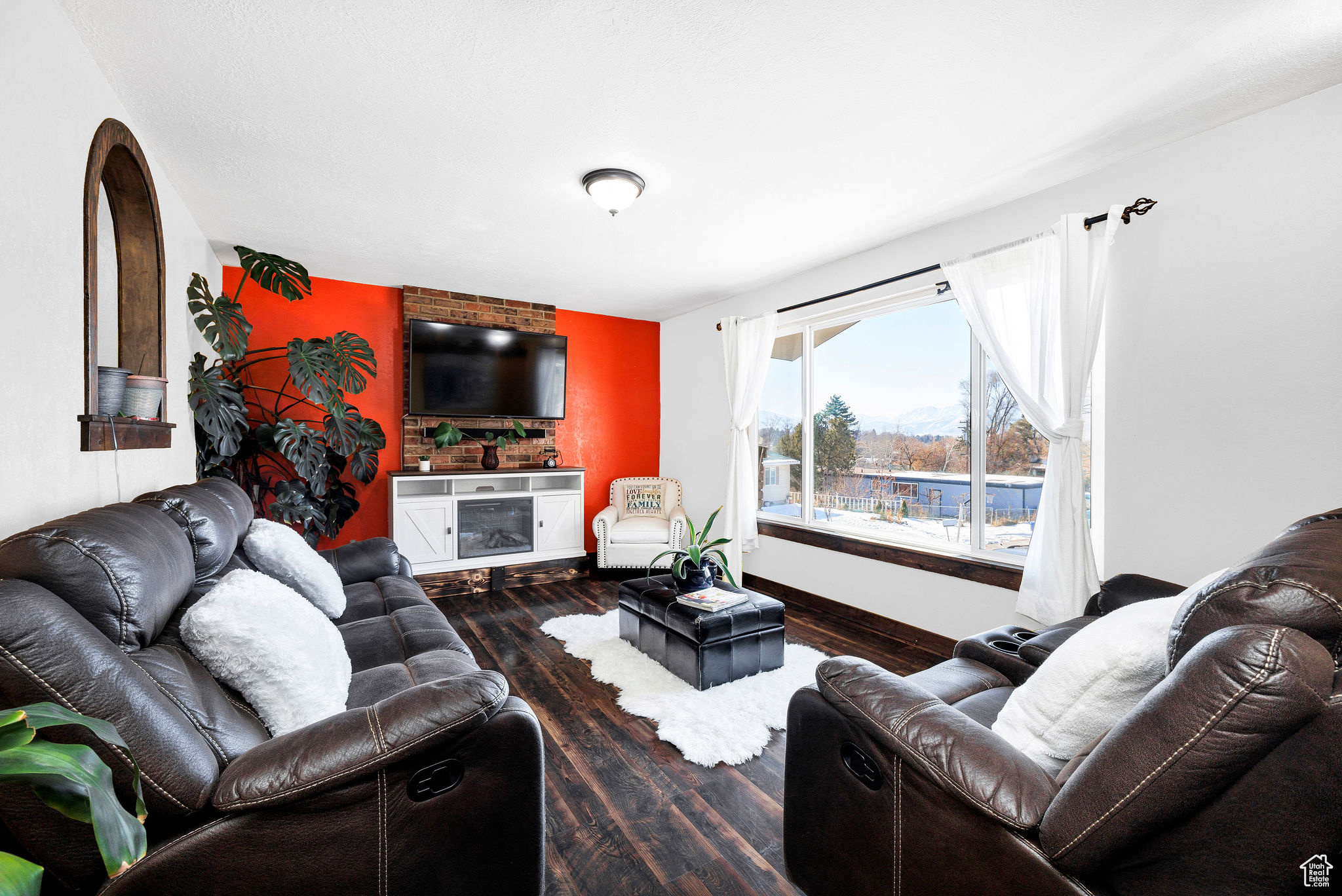 707 E SUNSET CIR