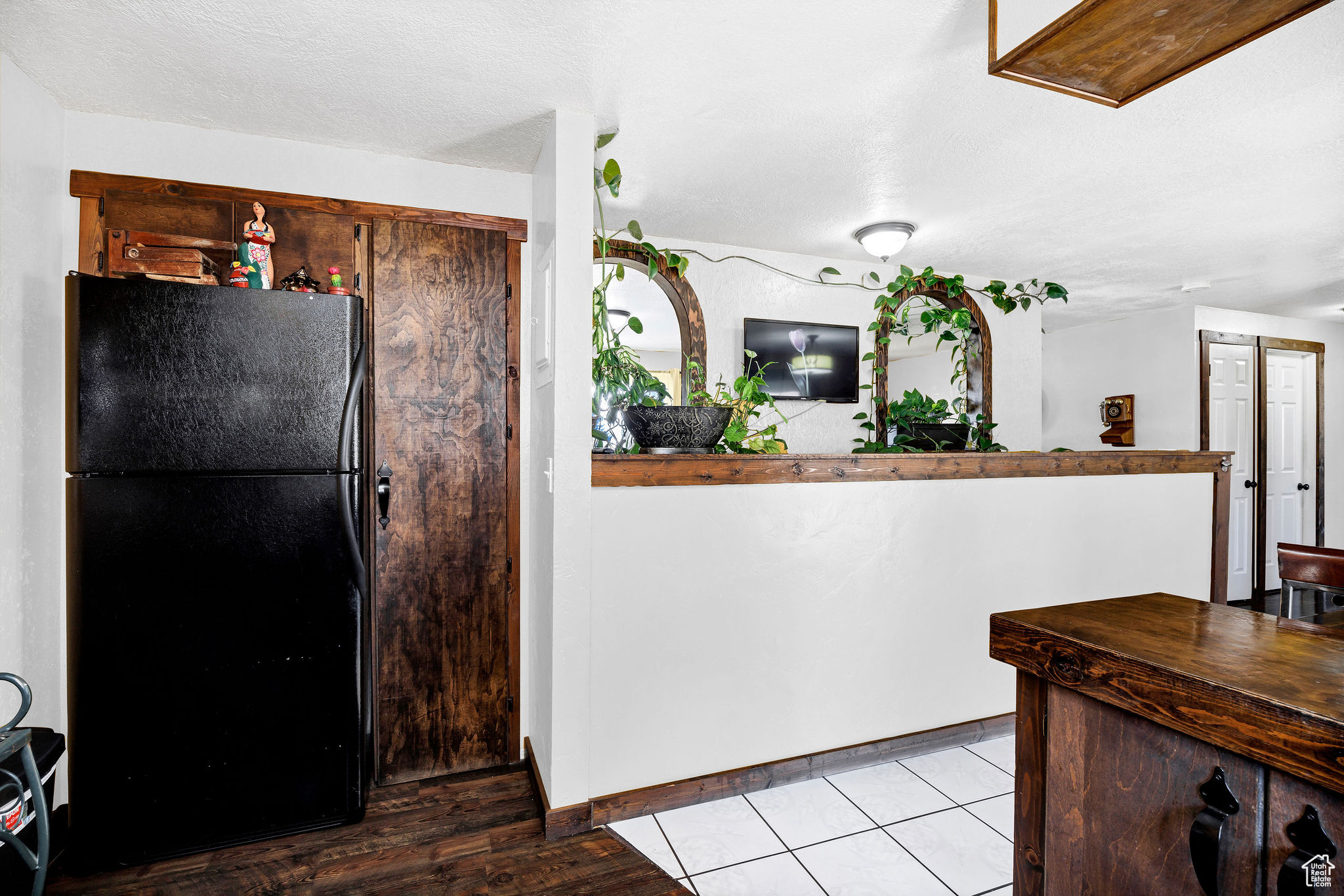 707 E SUNSET CIR