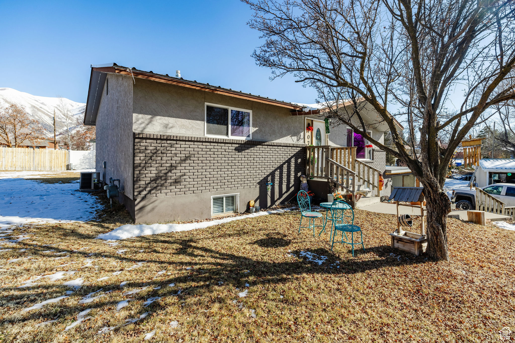 707 E SUNSET CIR