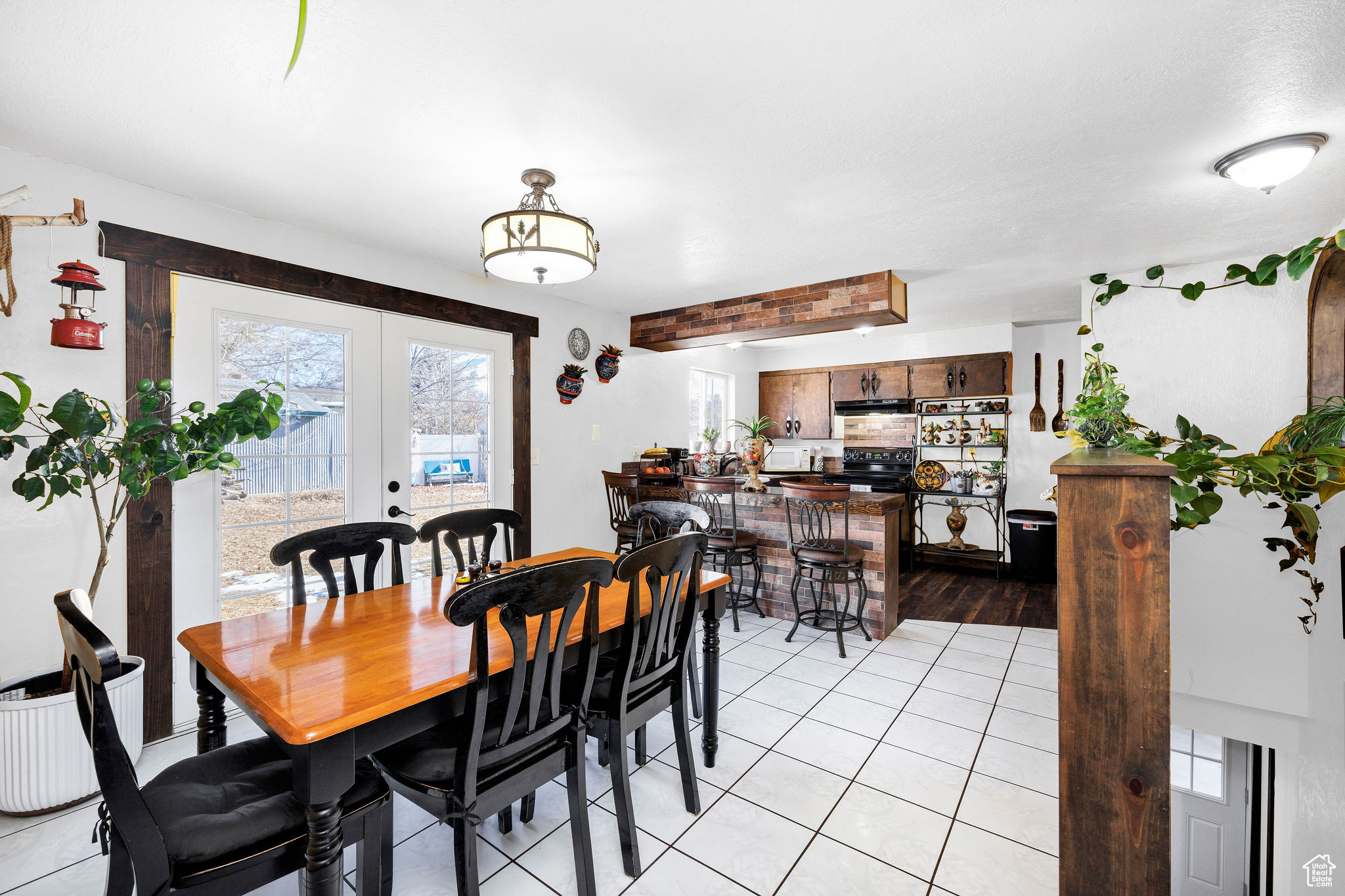 707 E SUNSET CIR
