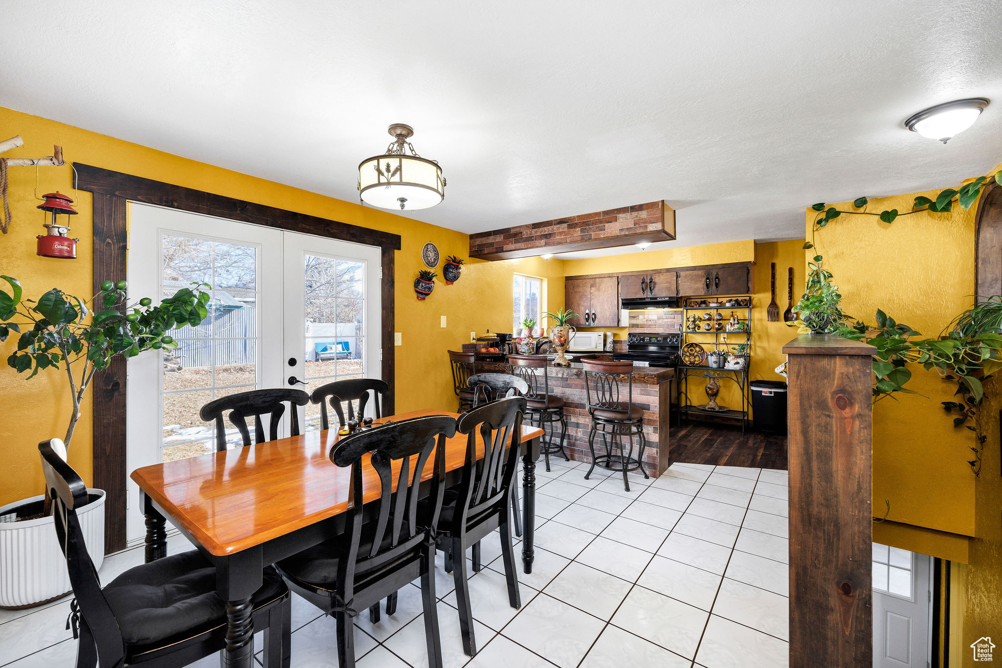 707 E SUNSET CIR