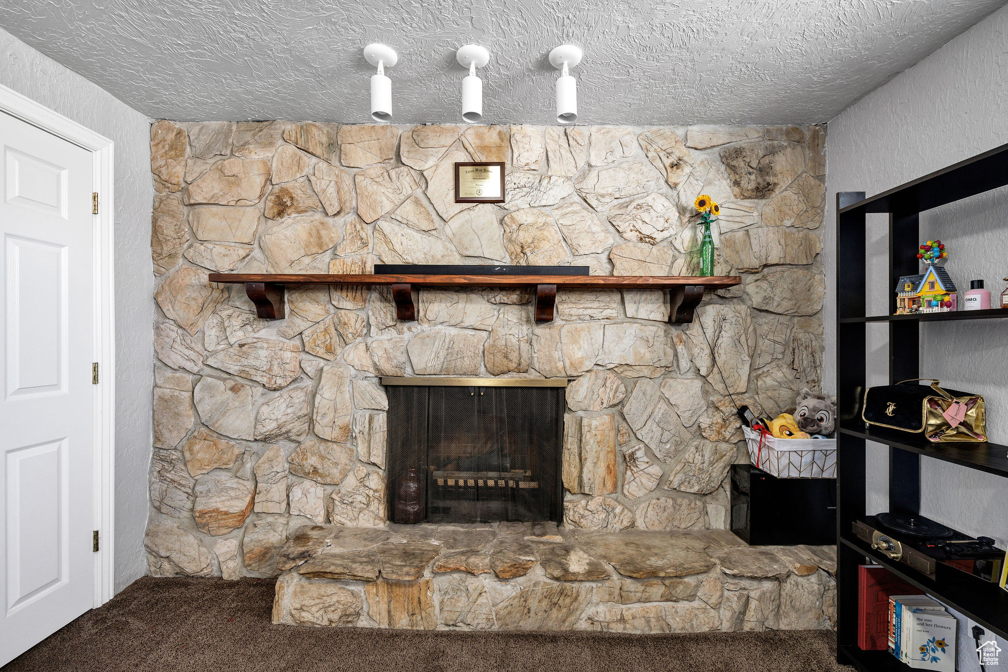 707 E SUNSET CIR