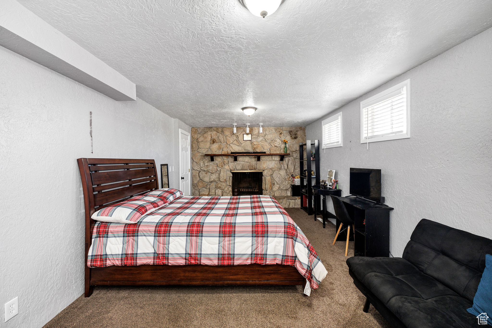 707 E SUNSET CIR