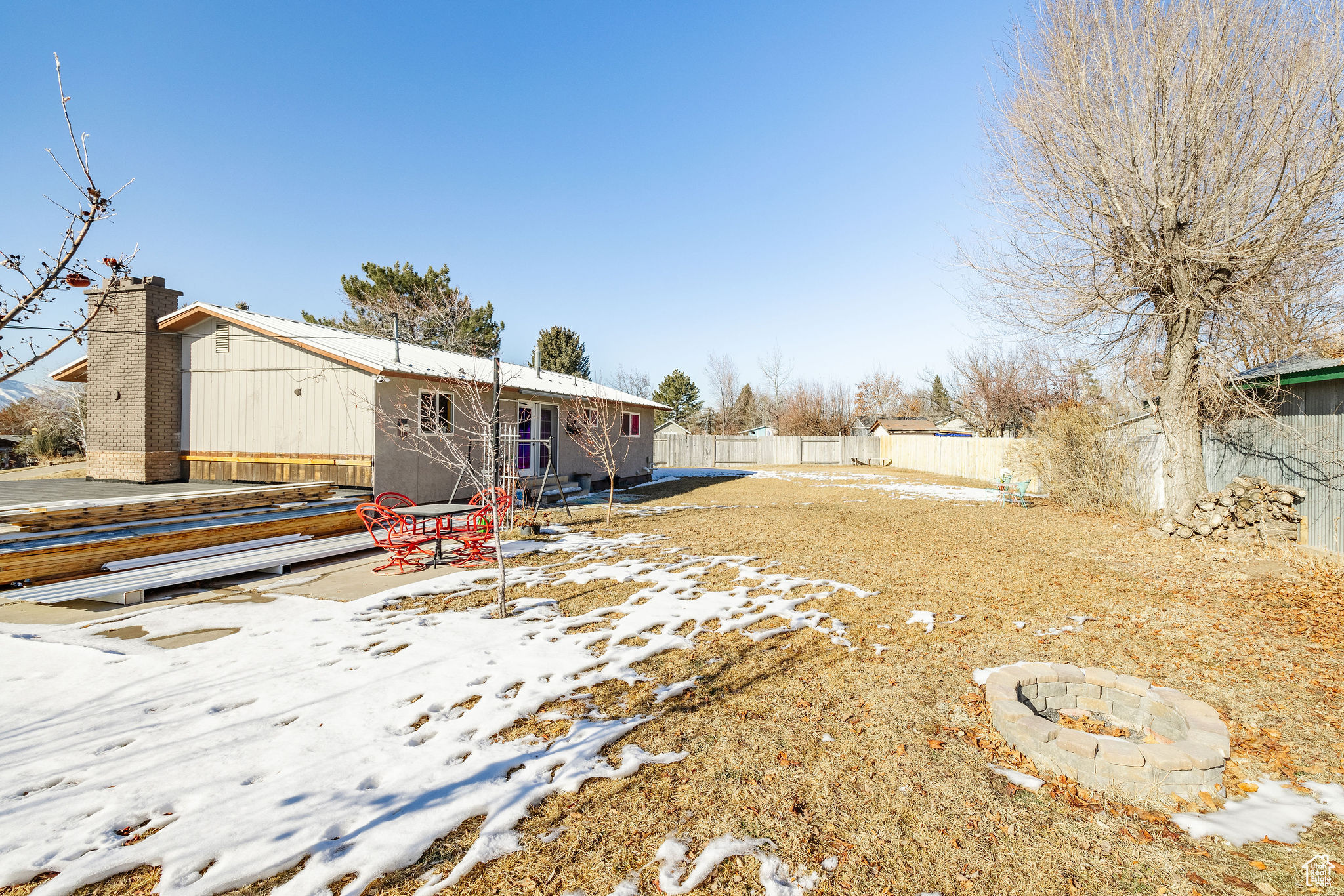 707 E SUNSET CIR