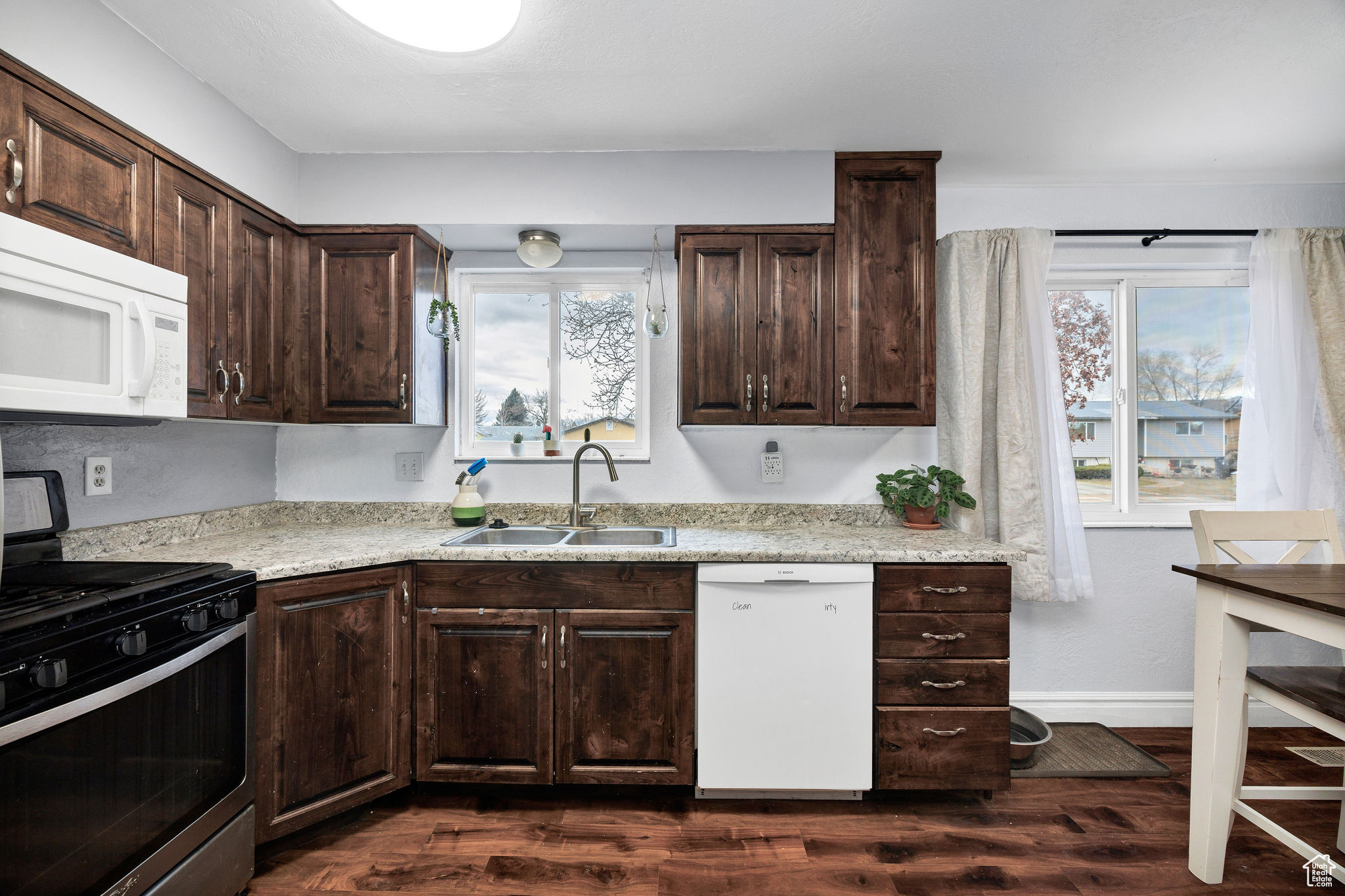 575 E FERNWOOD