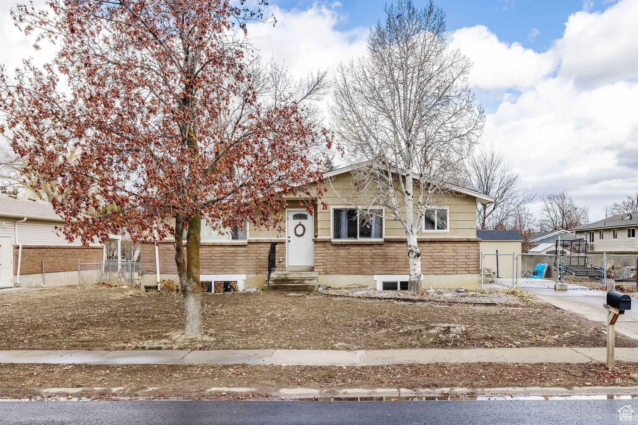 575 E FERNWOOD