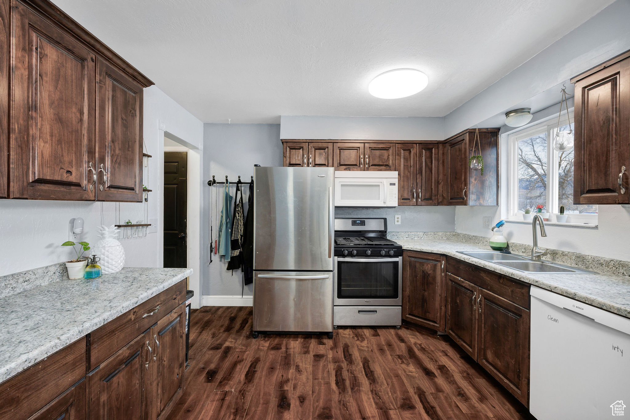 575 E FERNWOOD