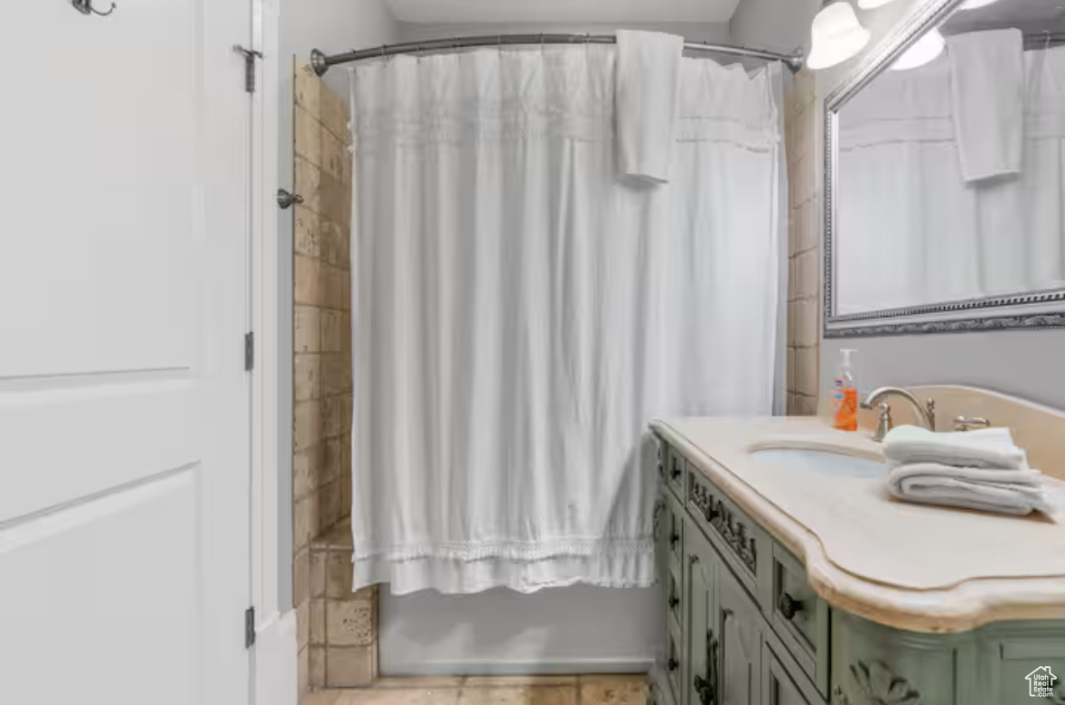 705 N LOCHWOOD VW