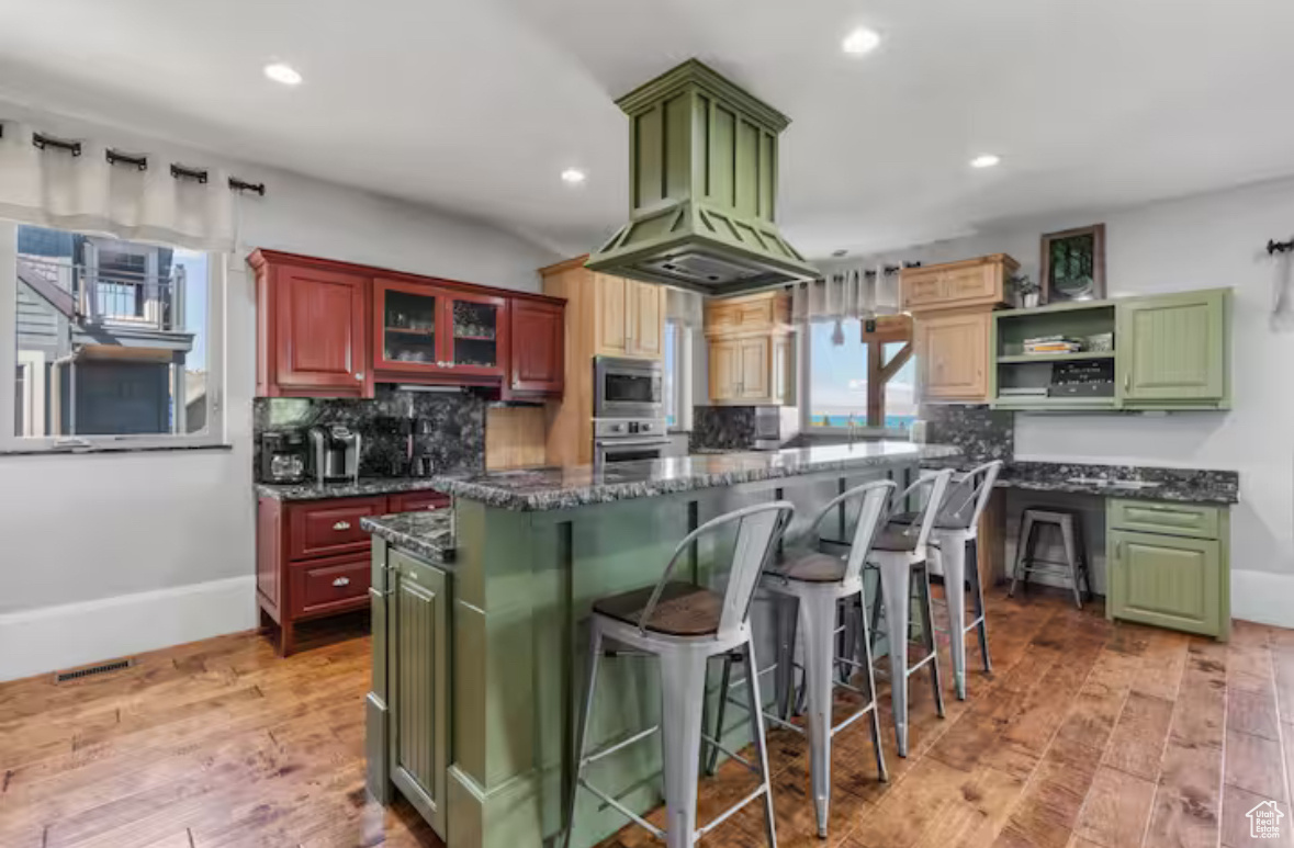 705 N LOCHWOOD VW