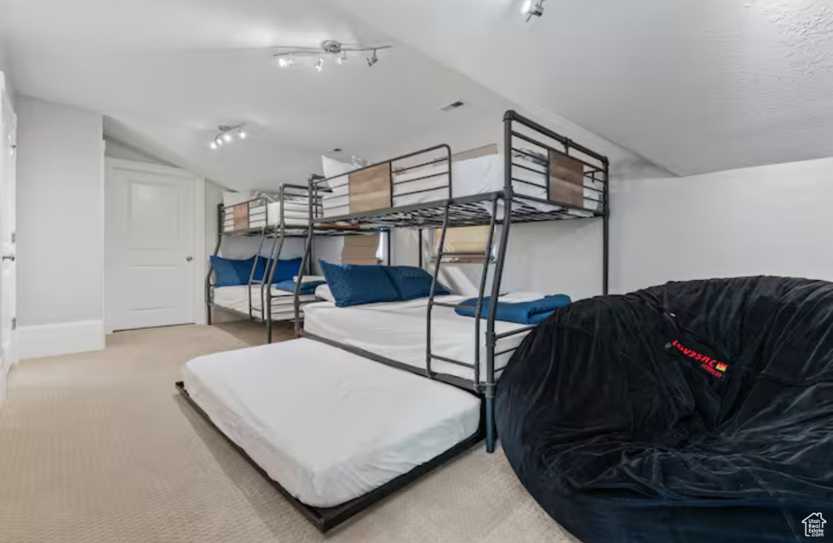 705 N LOCHWOOD VW