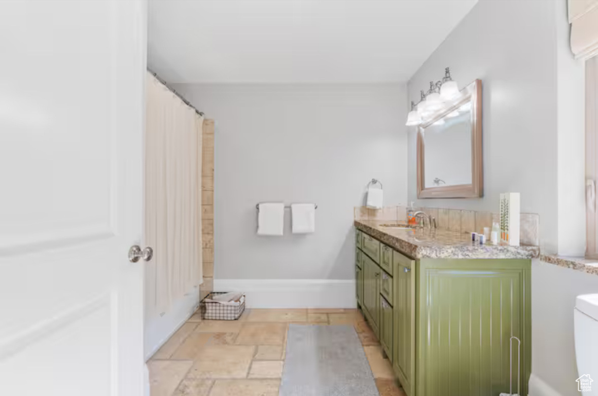 705 N LOCHWOOD VW