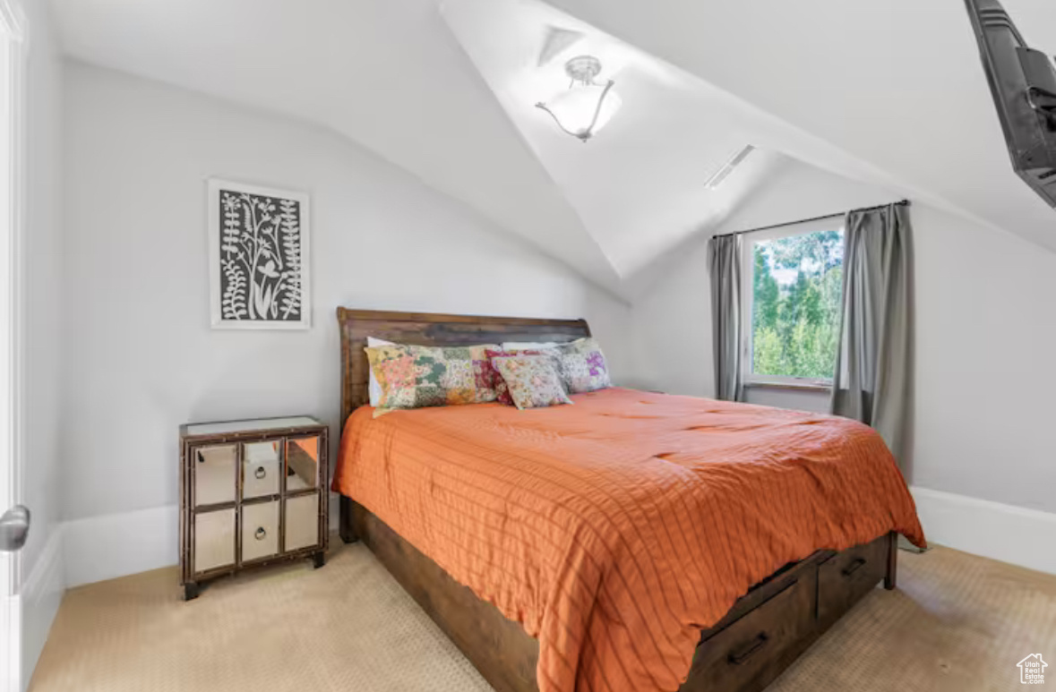 705 N LOCHWOOD VW