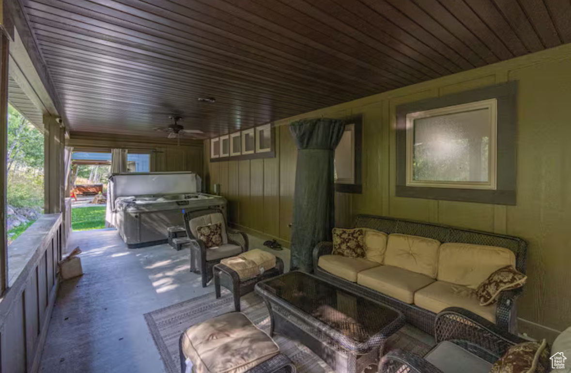 705 N LOCHWOOD VW