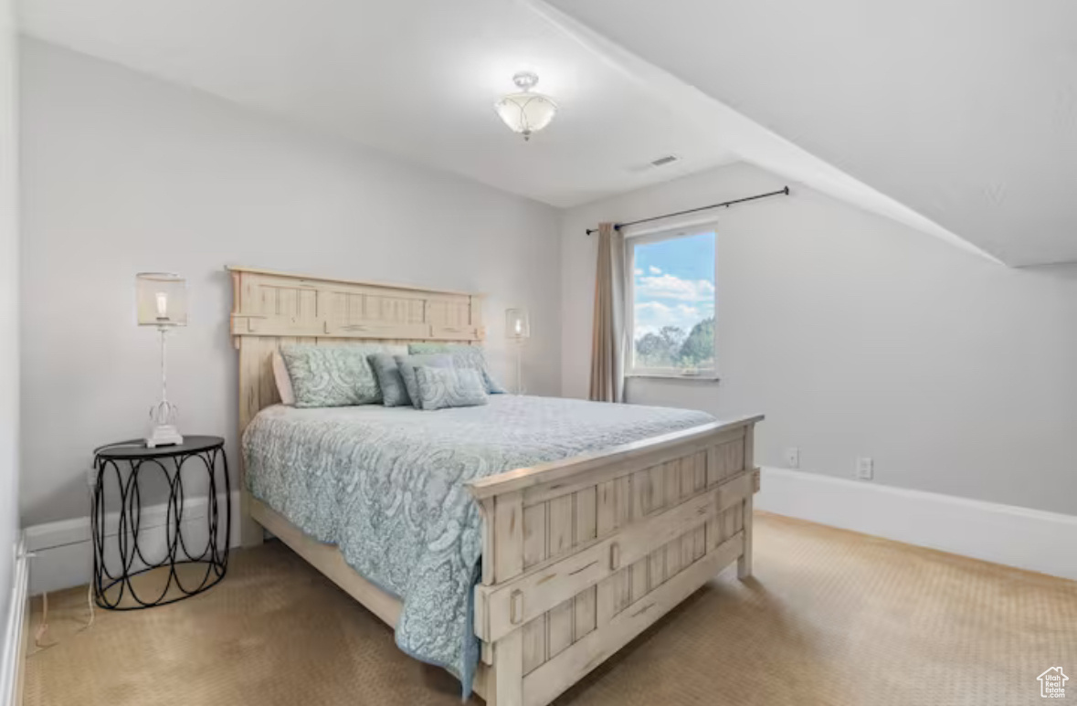 705 N LOCHWOOD VW
