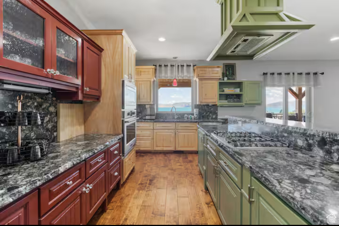 705 N LOCHWOOD VW
