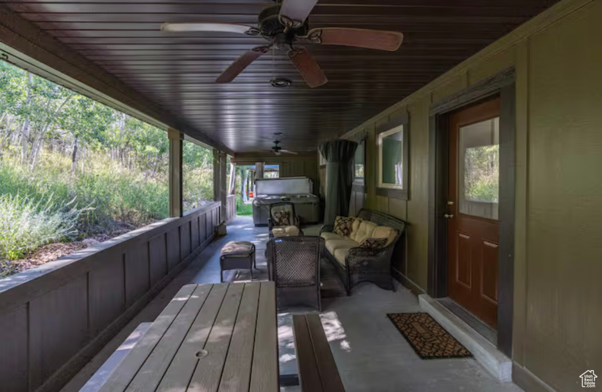 705 N LOCHWOOD VW