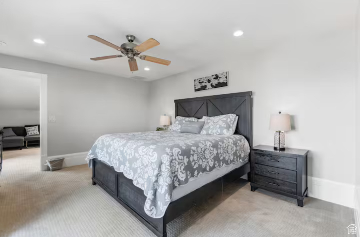 705 N LOCHWOOD VW