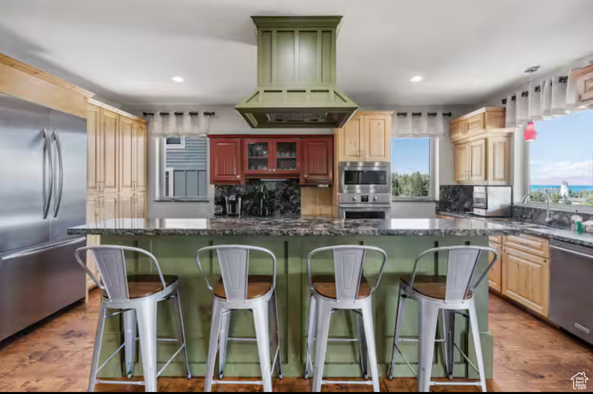 705 N LOCHWOOD VW