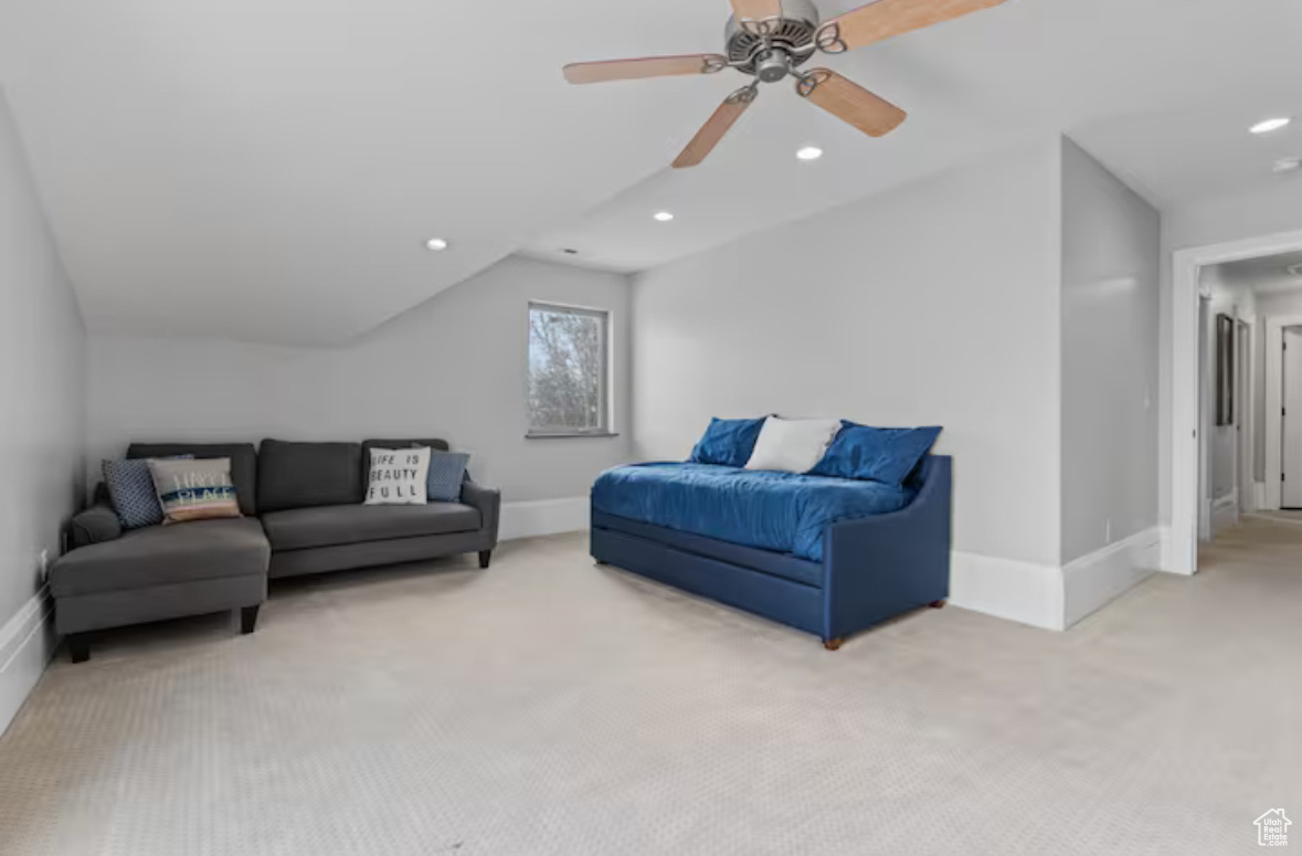 705 N LOCHWOOD VW