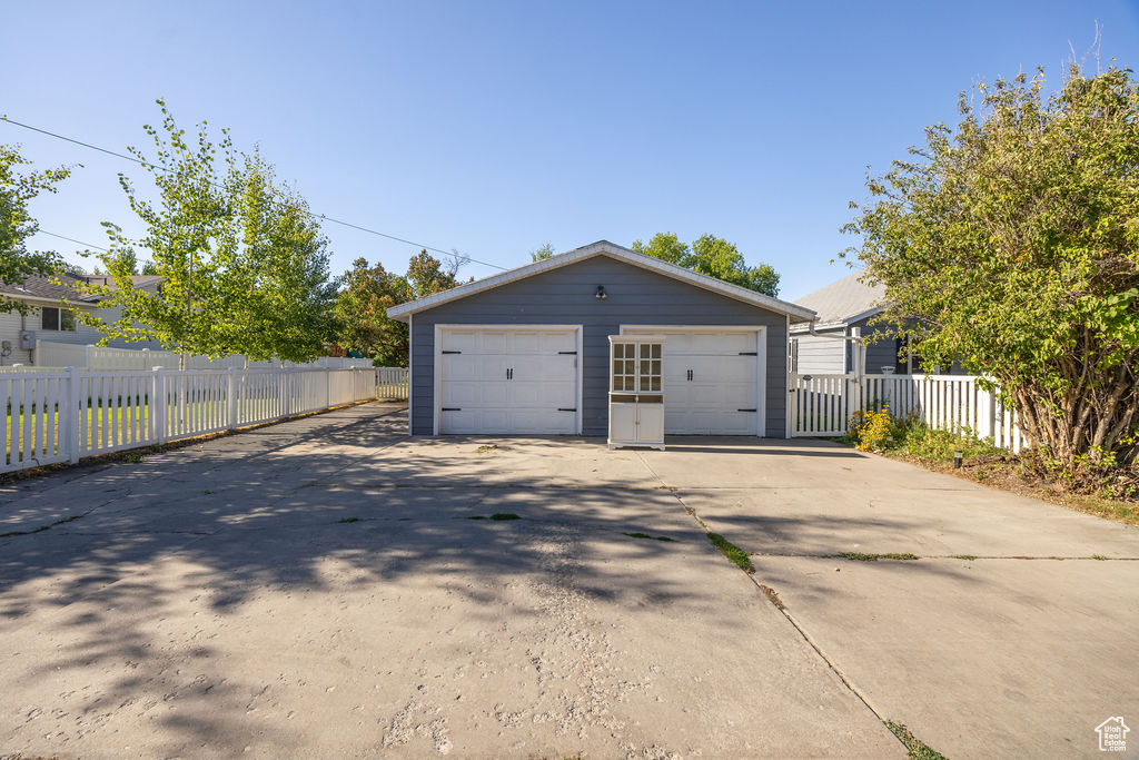 306 S MAIN ST