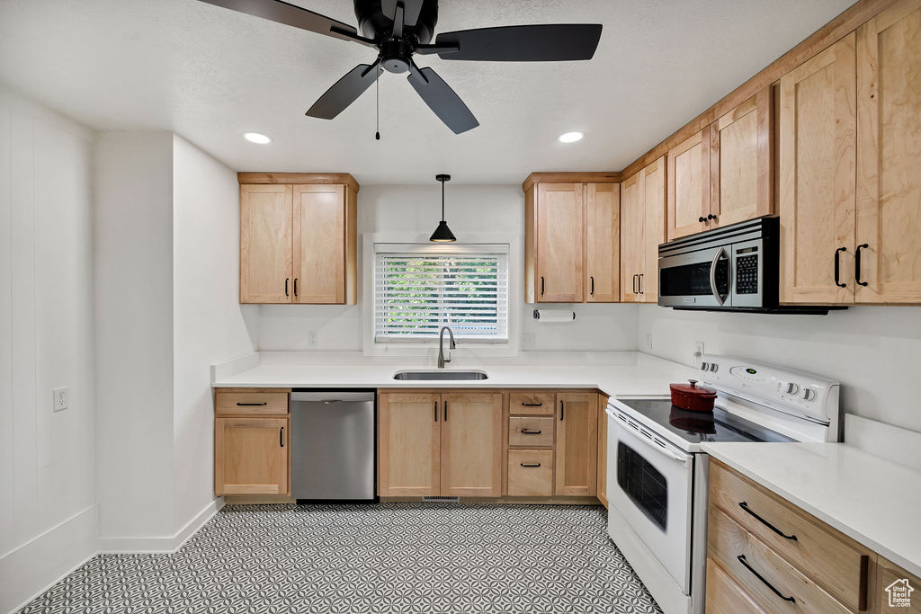 306 S MAIN ST