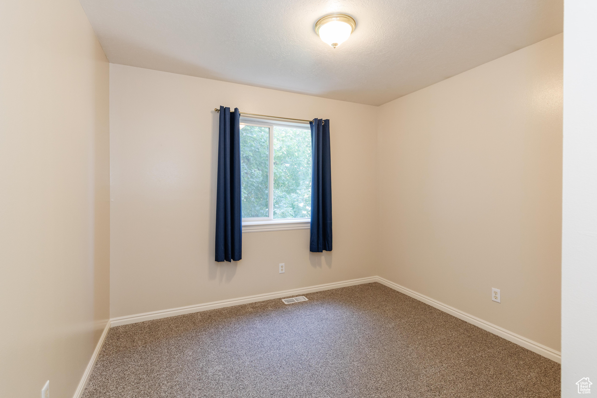 80 E 1370 SOUTH PL