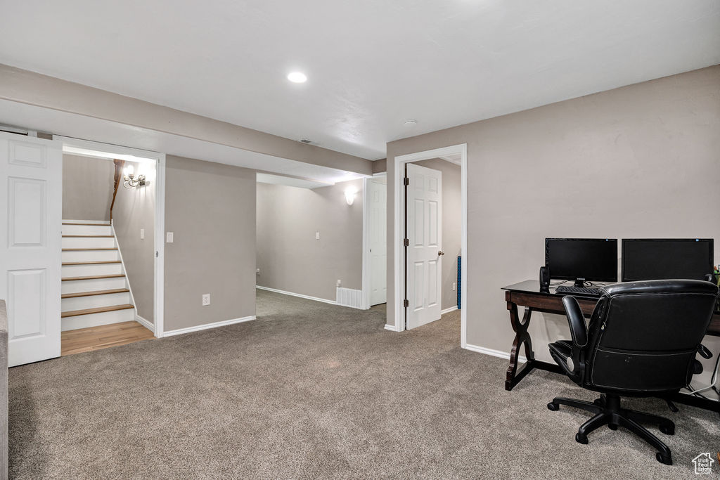 939 E SAM CIR