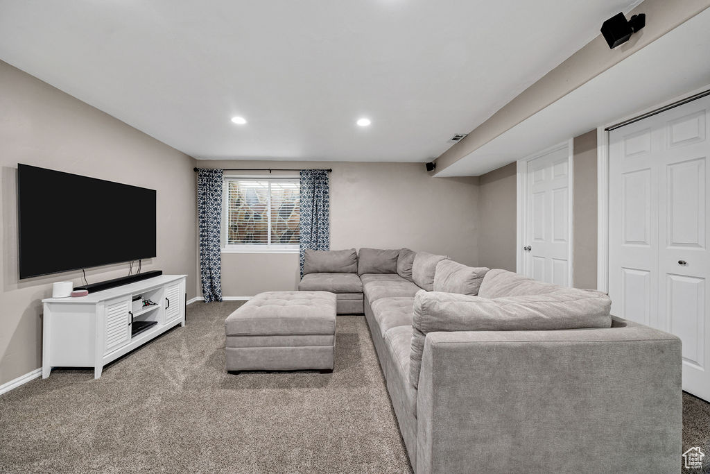 939 E SAM CIR