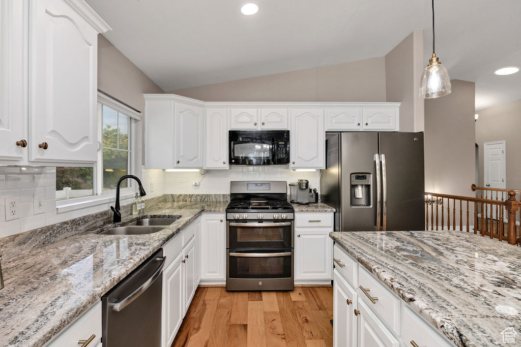 939 E SAM CIR