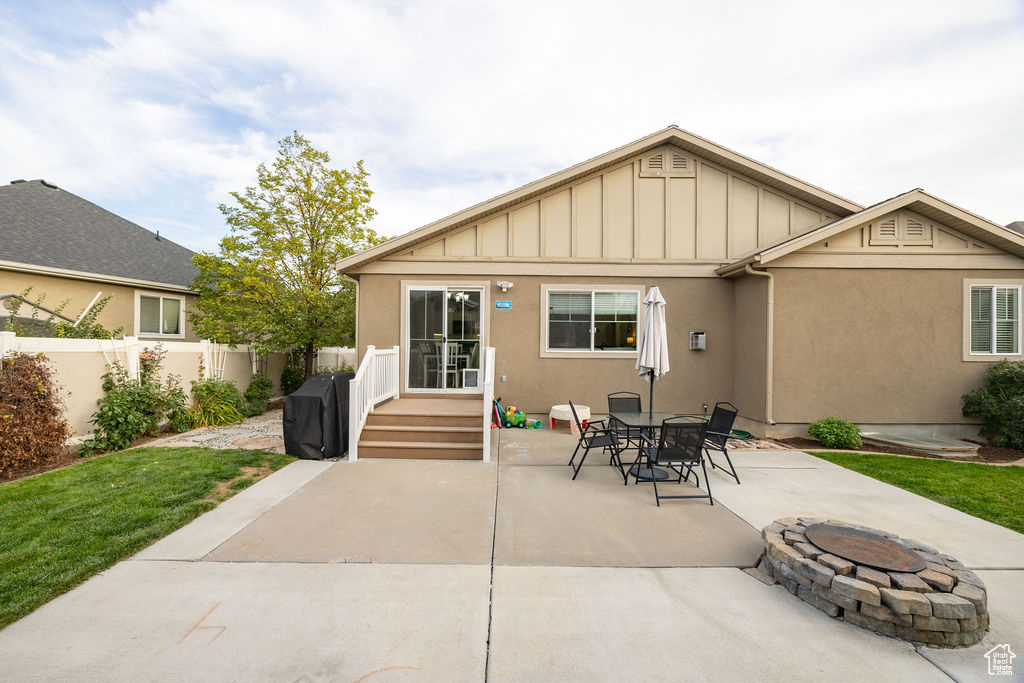 939 E SAM CIR