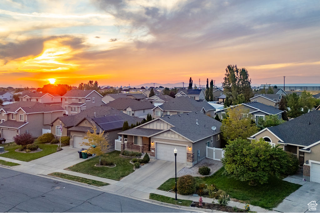 939 E SAM CIR