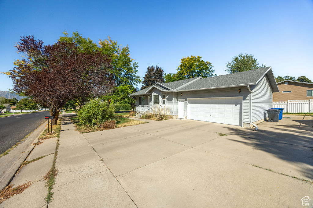 1279 E EASTRIDGE DR