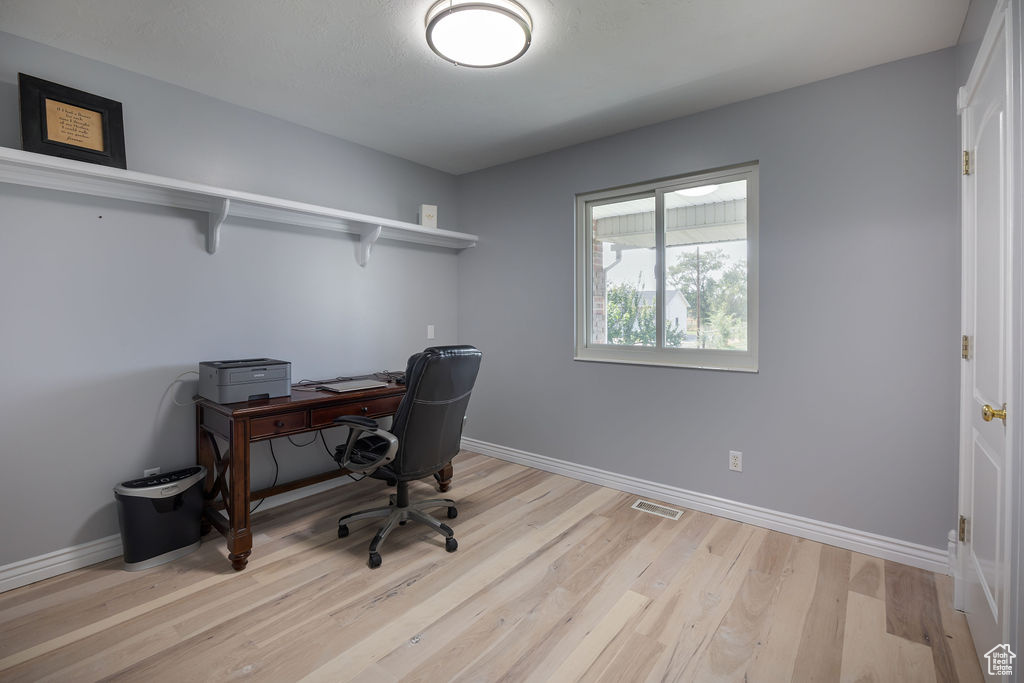 2276 N 4500 W