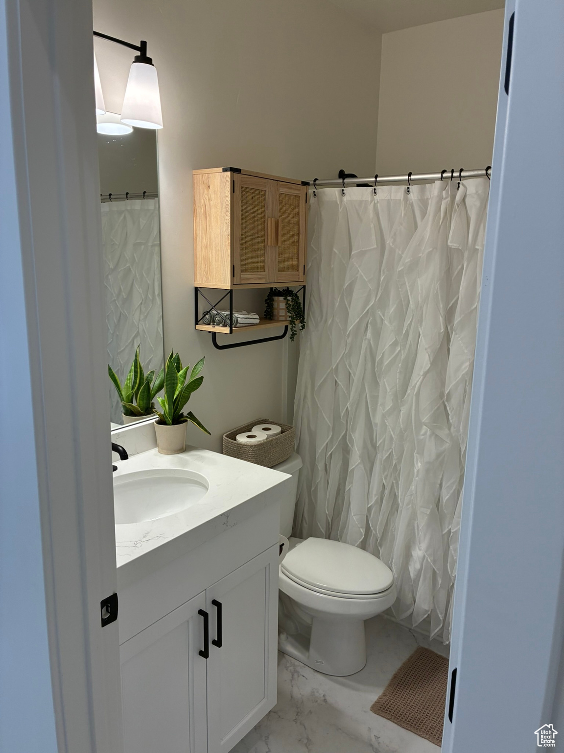 1573 E LYNX LN