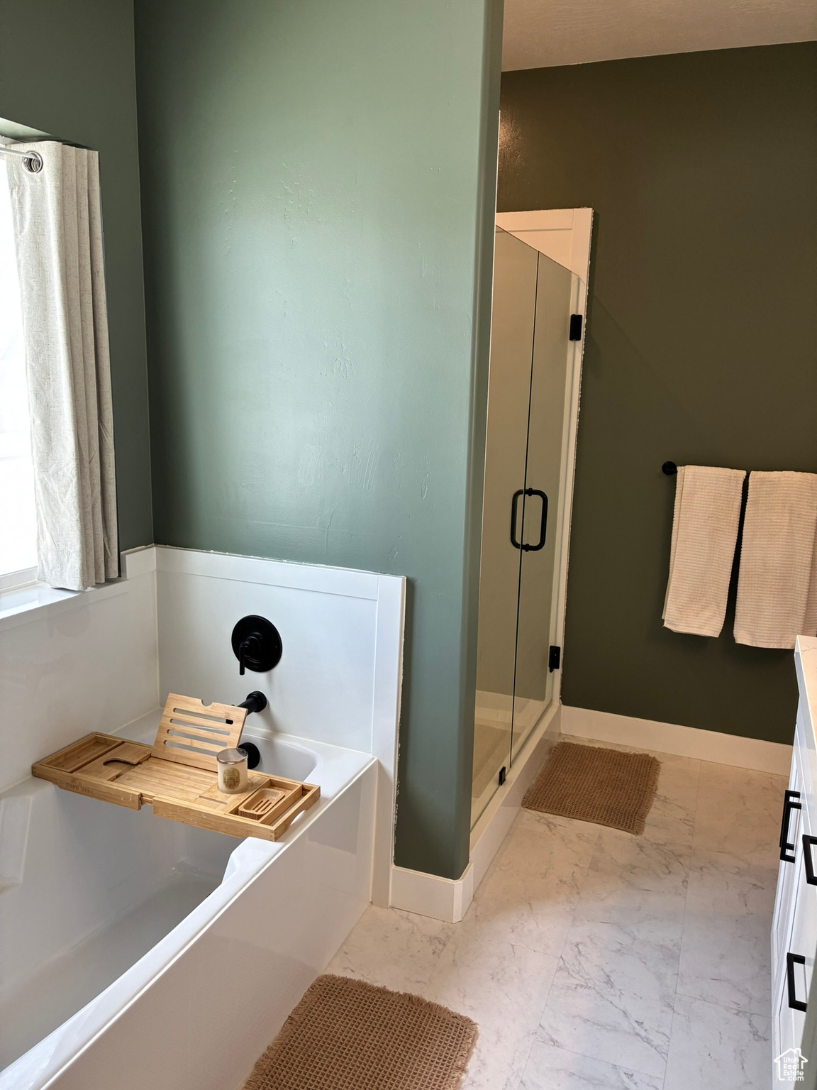 1573 E LYNX LN