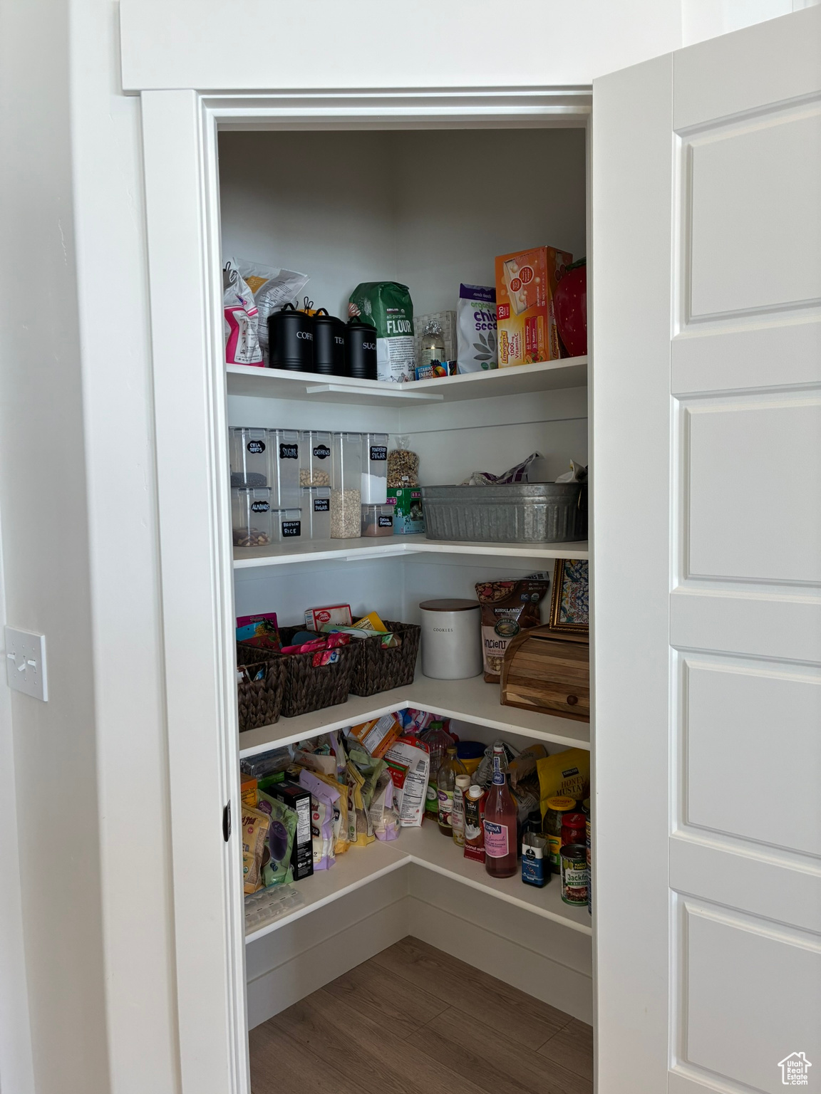 1573 E LYNX LN