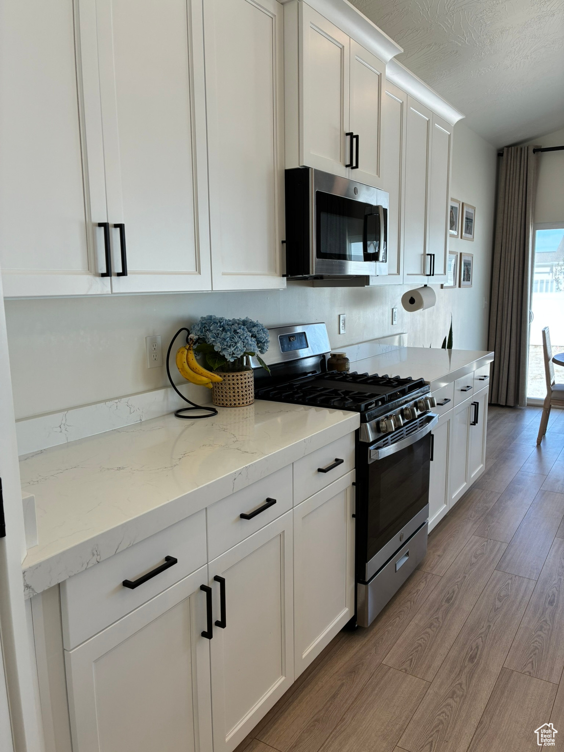 1573 E LYNX LN
