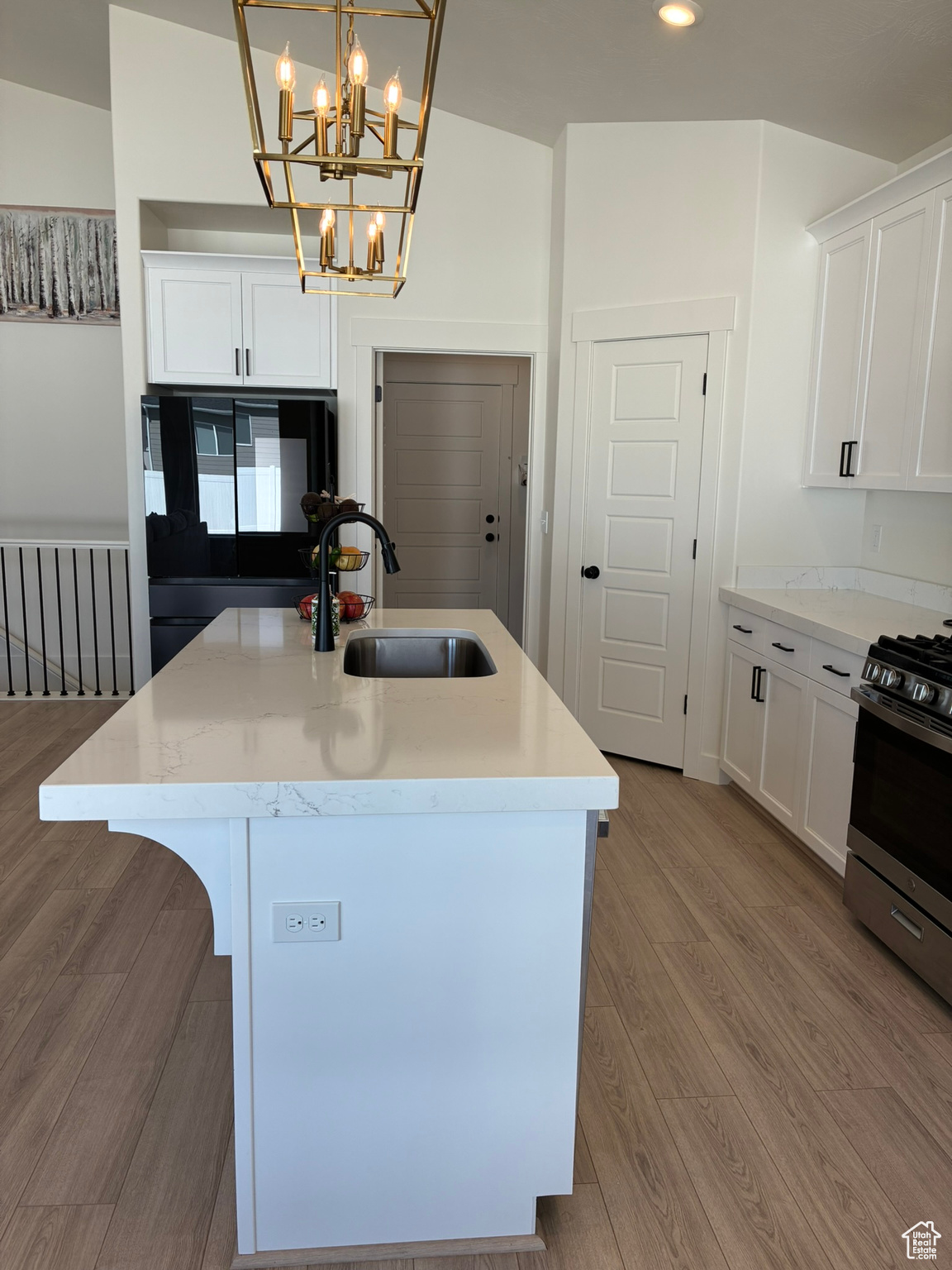 1573 E LYNX LN