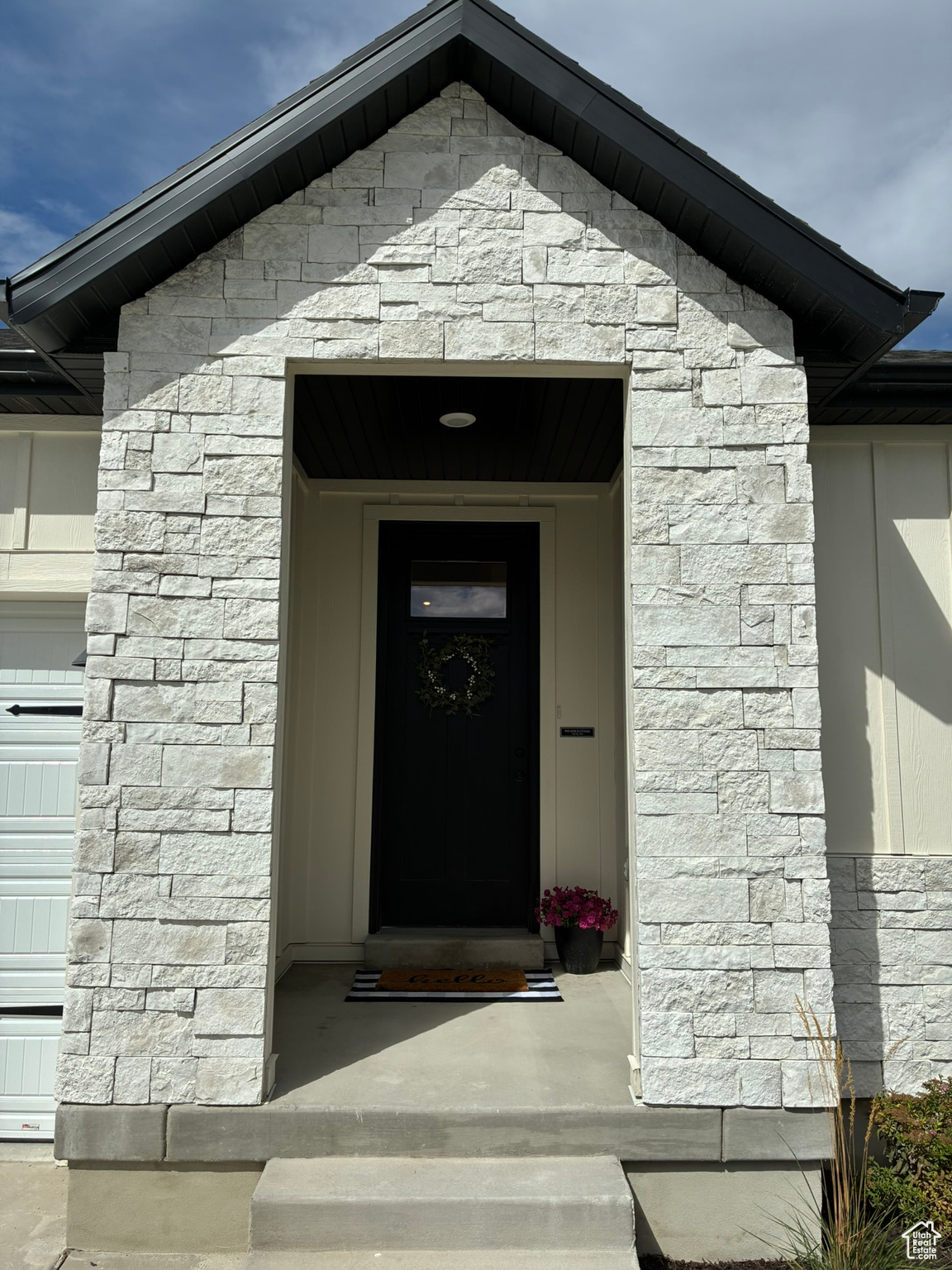 1573 E LYNX LN